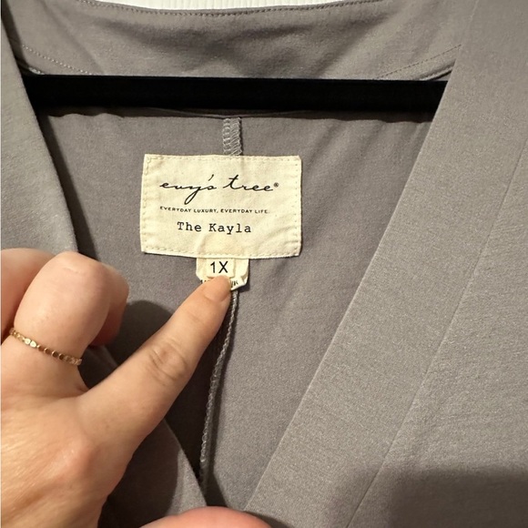 Evy’s Tree Kayla dress - Picture 6 of 7